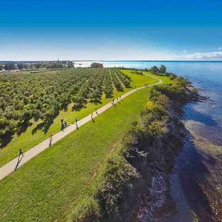 阿米尼斯拉古娜酒店 3* Novigrad Istria