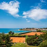 Hotel Laguna Maradiso By Aminess 3*